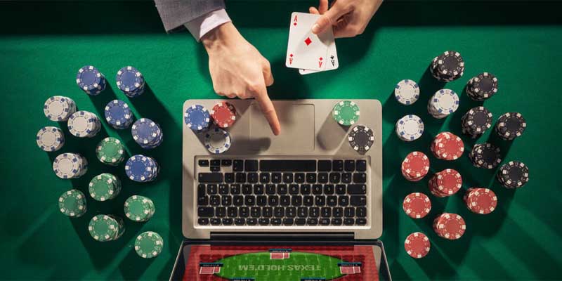 Cách chơi Poker tạo áp lực cho đối thủ bằng chiến thuật Bluff